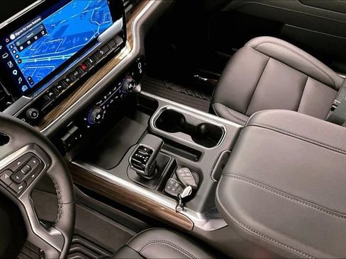 Used 2026 Chevrolet Silverado 1500 LT Trail Boss w/ LT Trail Boss Premium Package AWD/4WD image 17