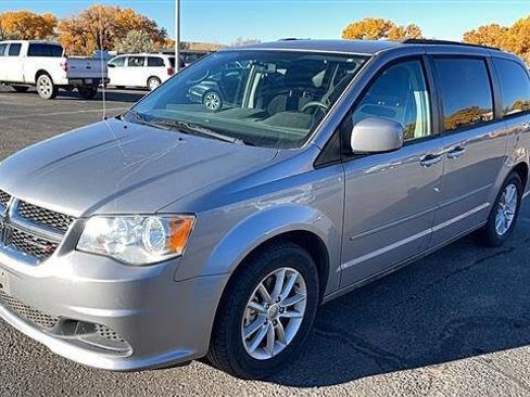 Used 2016 Dodge Grand Caravan SXT w/ Rear Park Assist Package image 5