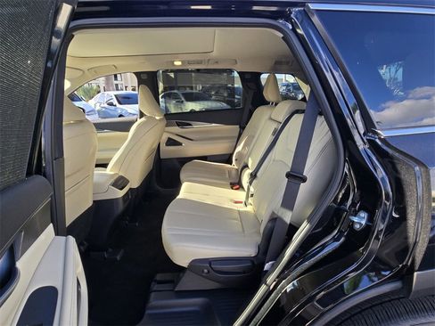 Certified 2025 INFINITI QX60 Luxe w/ Cargo Package image 14