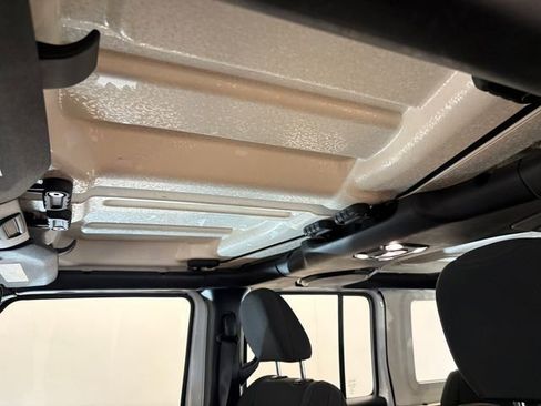 Used 2021 Jeep Wrangler Unlimited Sport AWD/4WD image 11