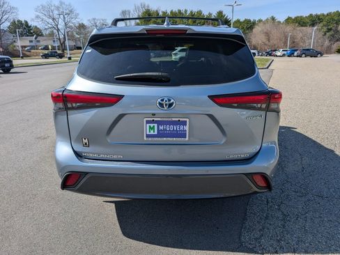 Used 2023 Toyota Highlander Limited image 4