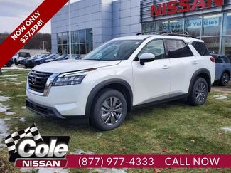 New 2025 Nissan Pathfinder SV w/ Cargo Package 360° Tour