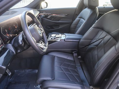 Used 2025 BMW i5 xDrive40 w/ Executive Package image 14