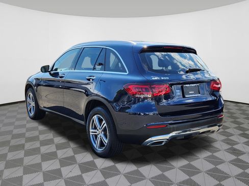 Used 2022 Mercedes-Benz GLC 300 4MATIC image 3