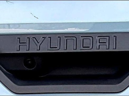 Used 2023 Hyundai Santa Cruz SEL Premium w/ Launch Package image 9