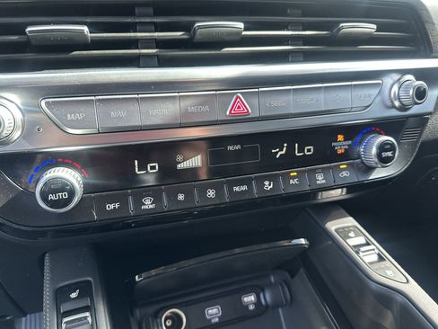 Certified 2022 Kia Telluride EX w/ EX Premium Package image 17