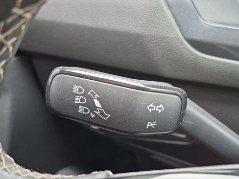 Used 2021 Volkswagen Tiguan SE AWD/4WD image 26