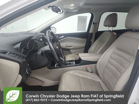 Used 2017 Ford Escape SE w/ SE Leather Comfort Package AWD/4WD image 18