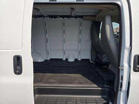 New 2025 GMC Savana 2500 w/ Driver Convenience Package RWD image 12