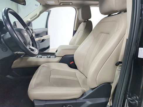 Used 2023 Ford Expedition Max Limited image 19
