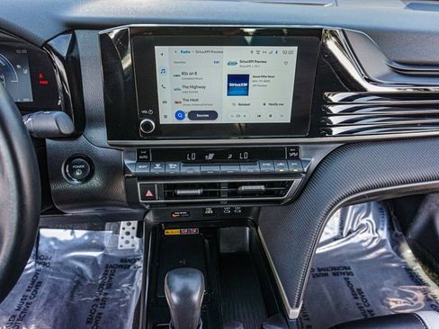 Used 2025 Toyota Camry SE image 34