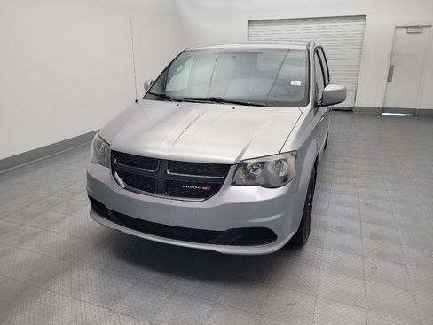 Used 2016 Dodge Grand Caravan SE FWD image 15