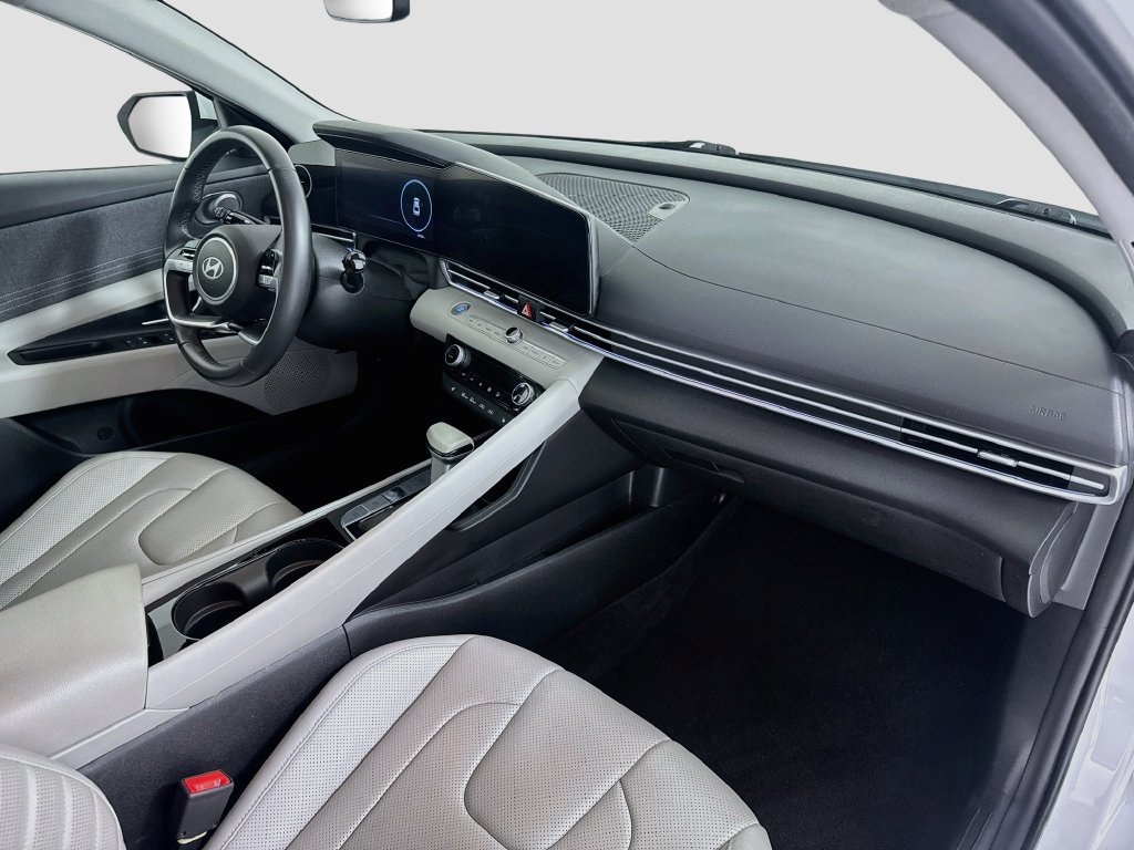 Used 2024 Hyundai Elantra Limited FWD image 30