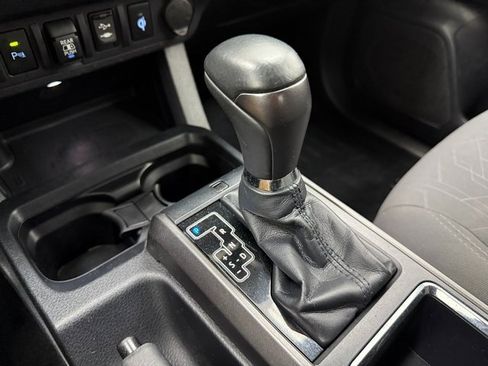 Used 2019 Toyota Tacoma TRD Off-Road image 18