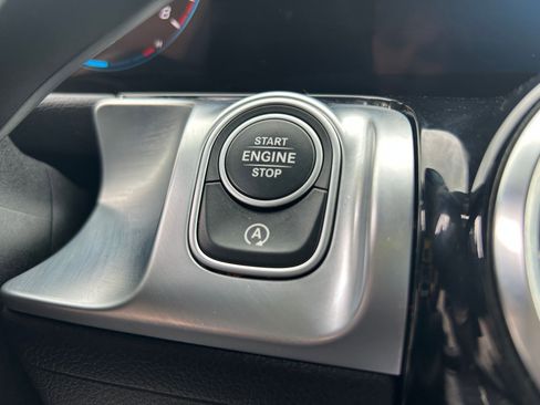 Used 2022 Mercedes-Benz GLB 250 4MATIC image 18