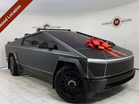 Used 2024 Tesla Cybertruck AWD Crew Cab image 1