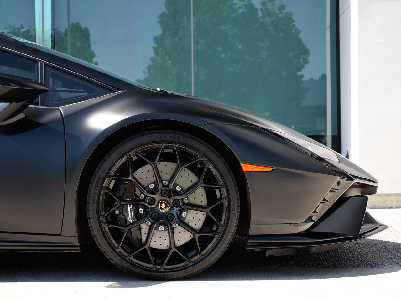 Used 2023 Lamborghini Huracan Tecnica RWD image 9