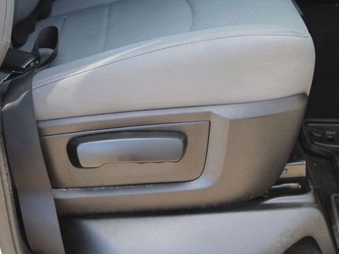 Used 2015 RAM 1500 Express image 19