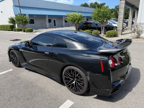 Used 2024 Nissan GT-R Premium w/ Floor Mat Package image 4