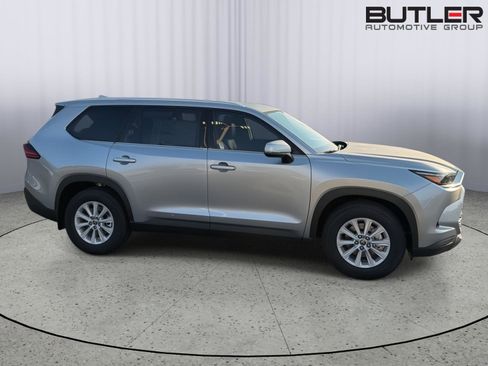 New 2026 Toyota Grand Highlander FWD image 7