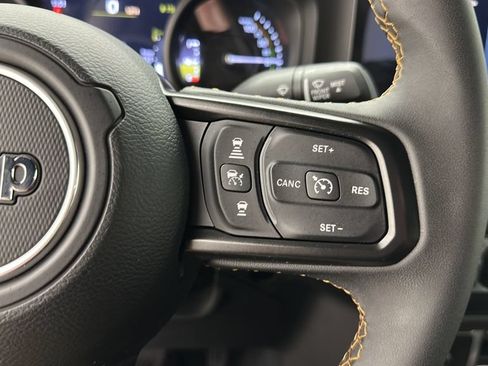 Used 2024 Jeep Wrangler Unlimited AWD/4WD image 19