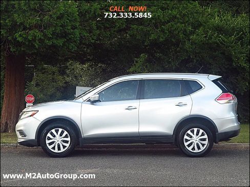 Used 2015 Nissan Rogue S image 2