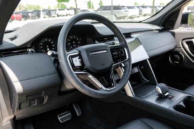 Used 2026 Land Rover Discovery Sport Landmark AWD/4WD image 3