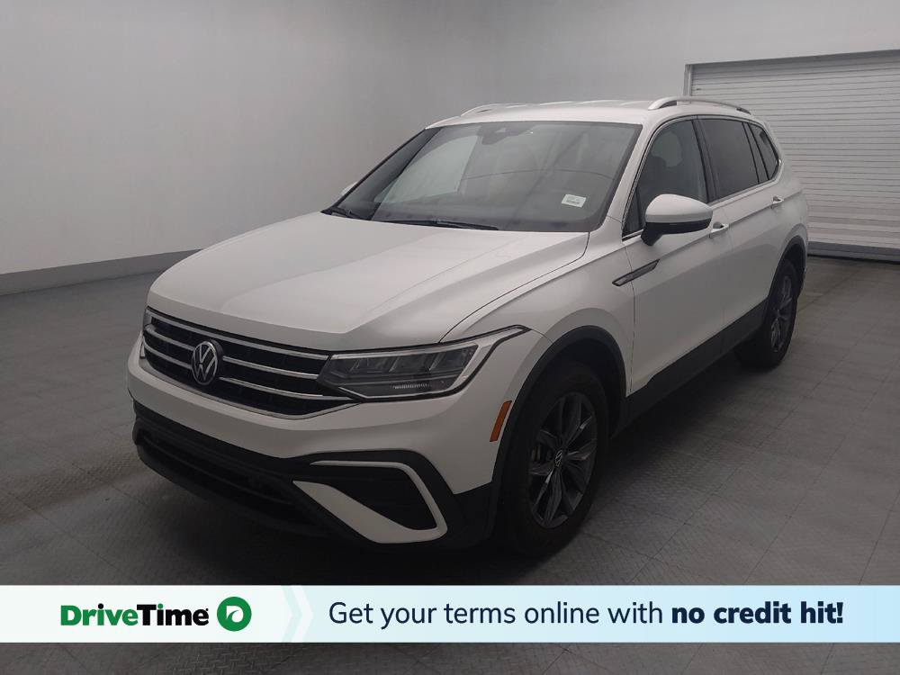 Used 2023 Volkswagen Tiguan SE FWD image 1