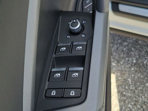 Certified 2025 Audi Q3 2.0T Premium w/ Convenience Package image 21