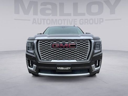 Used 2021 GMC Yukon Denali w/ Denali Premium Package image 8