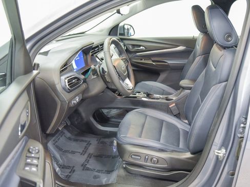 Used 2023 Chevrolet Bolt EUV Premier w/ Sun & Sound Package image 2