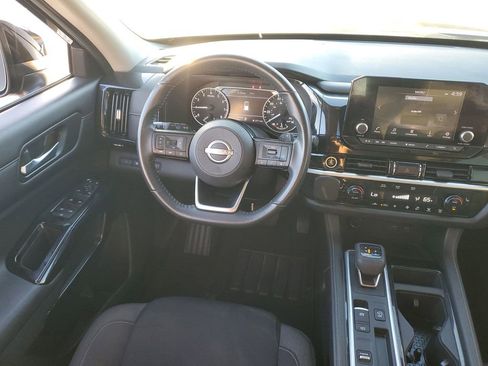 Used 2022 Nissan Pathfinder SV w/ SV Premium Package image 15