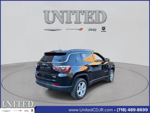 Used 2023 Jeep Compass Latitude w/ Sun and Sound Group image 3