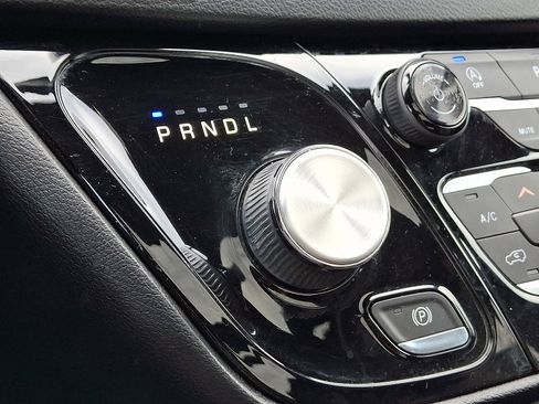 Certified 2018 Chrysler Pacifica Touring-L Plus FWD image 16
