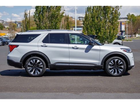 Used 2025 Ford Explorer Platinum w/ LUX Leather Package AWD/4WD image 2