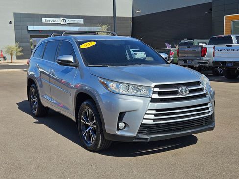 Used 2017 Toyota Highlander Plus w/ Protection Package #3 FWD image 7