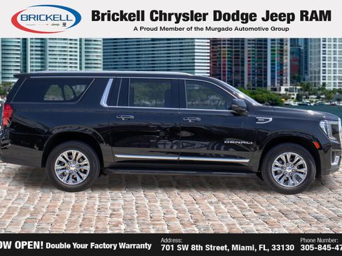 Used 2023 GMC Yukon XL Denali image 4