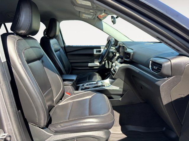 Used 2021 Ford Explorer XLT w/ Equipment Group 202A AWD/4WD image 15