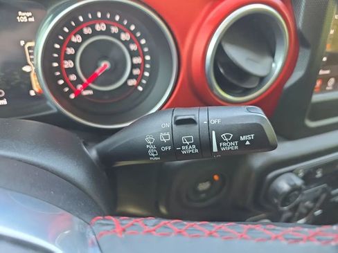 Used 2018 Jeep Wrangler Unlimited Rubicon AWD/4WD image 23