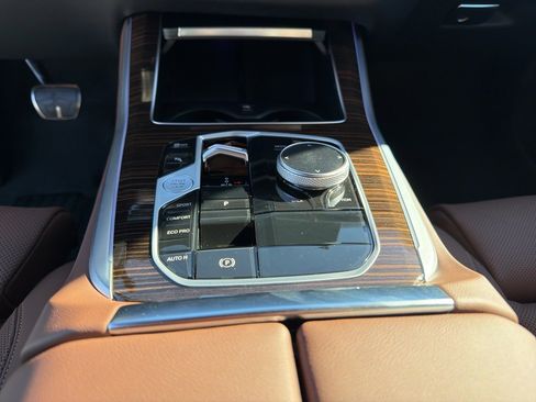 Used 2026 BMW X5 sDrive40i w/ M Sport Package image 14