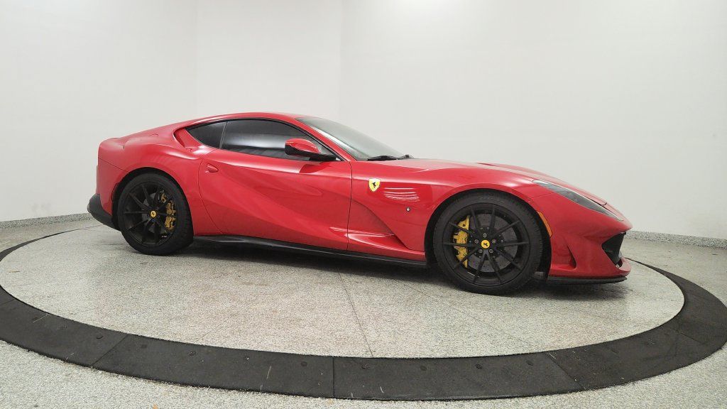 Used 2018 Ferrari 812 Superfast RWD image 8