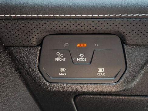 Used 2026 Volkswagen Atlas SE FWD image 24