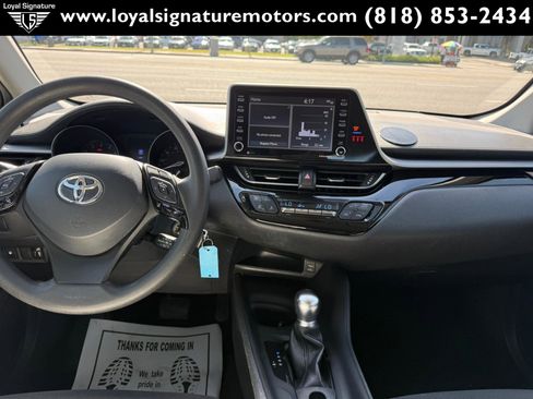 Used 2020 Toyota C-HR LE FWD image 14