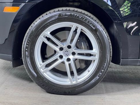 Certified 2023 Porsche Macan Turbo AWD/4WD image 11