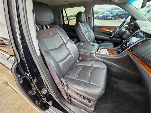 Used 2016 Cadillac Escalade 2WD image 54