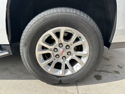 Used 2018 GMC Yukon SLT w/ Open Road Package image 17