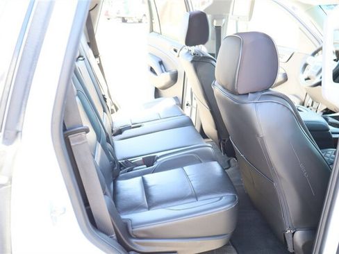 Used 2015 GMC Yukon SLT w/ Open Road Package AWD/4WD image 15