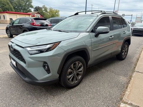 Used 2022 Toyota RAV4 XLE Premium AWD/4WD image 3