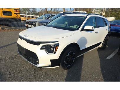 Used 2023 Kia Niro Wave w/ Wave Preserve Package