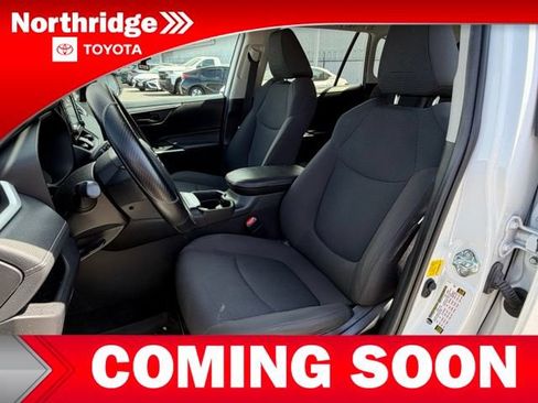 Used 2021 Toyota RAV4 LE FWD image 6